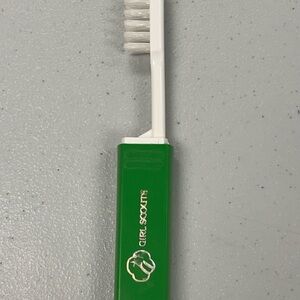 Vintage 1970’s Girl Scouts Green Travel Toothbrush